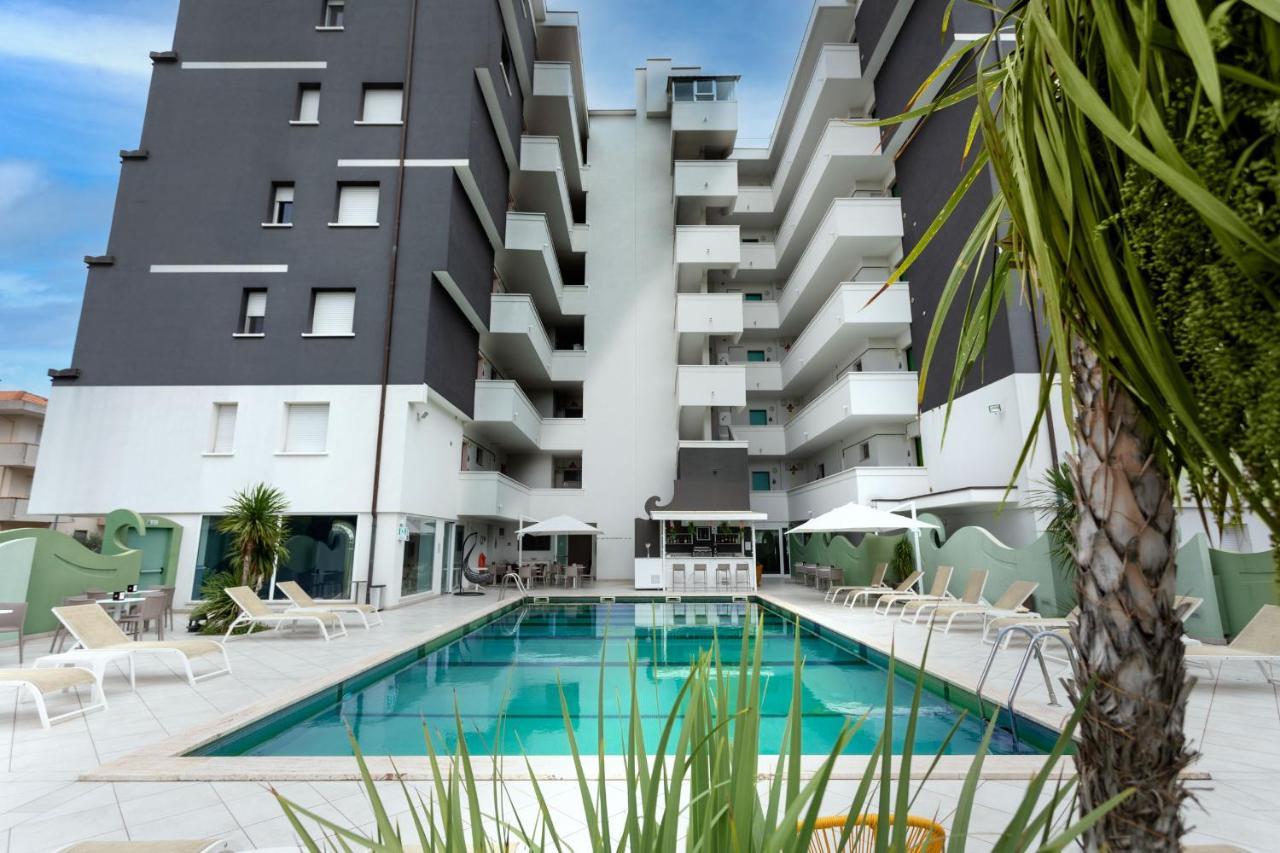 Nero D'Avorio Apartments リミニ エクステリア 写真