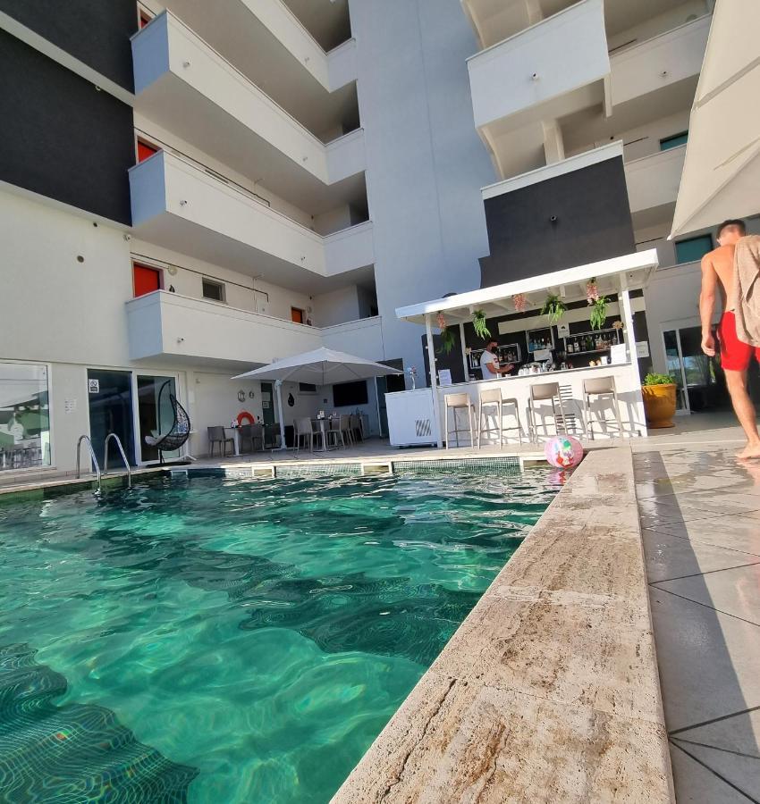 Nero D'Avorio Apartments リミニ エクステリア 写真