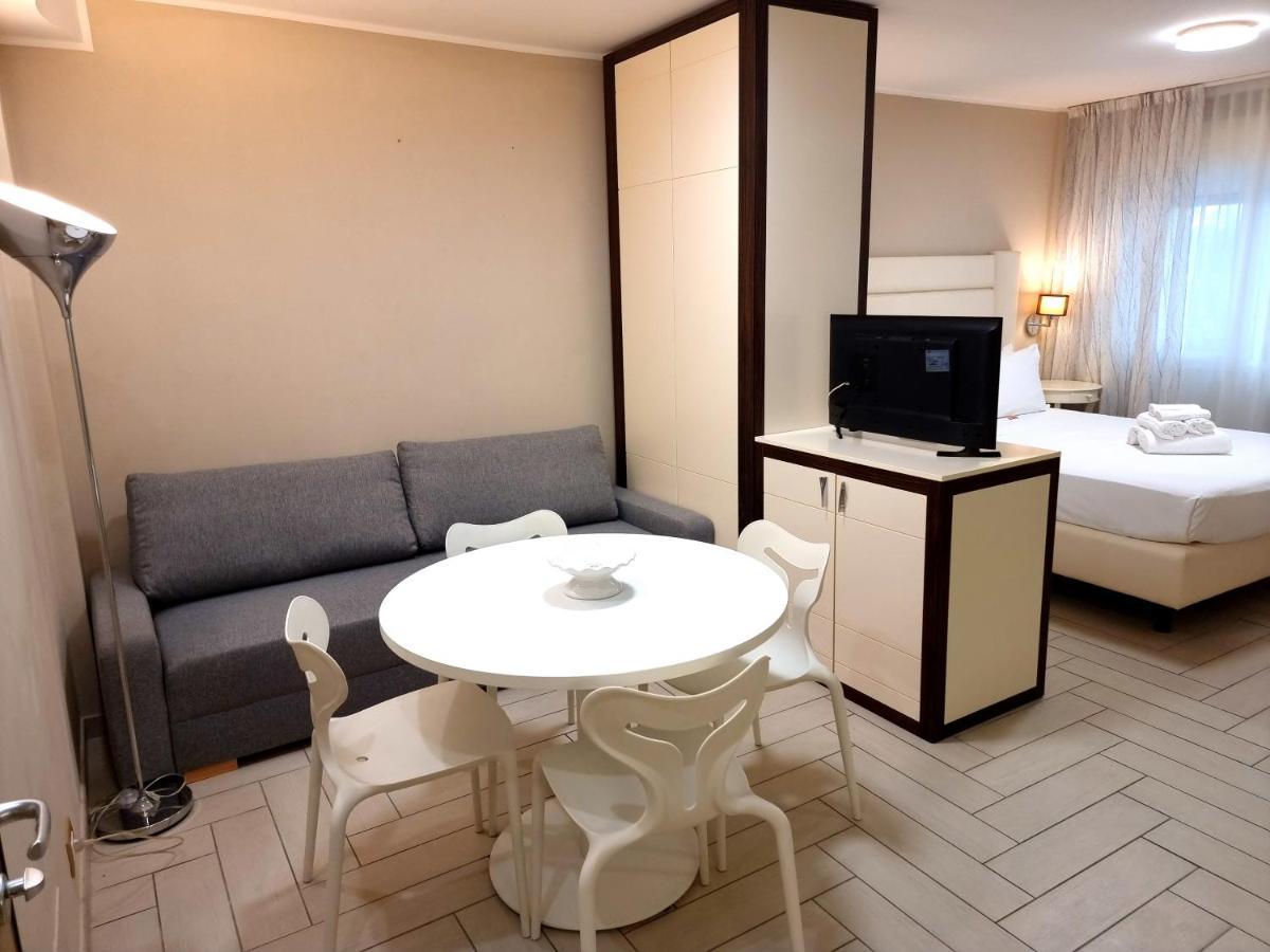 Nero D'Avorio Apartments リミニ エクステリア 写真