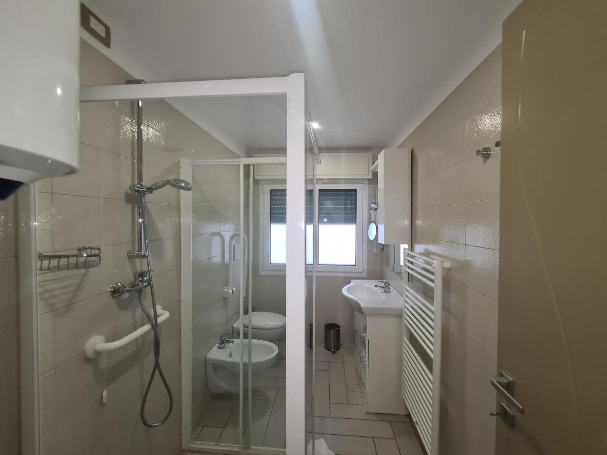Nero D'Avorio Apartments リミニ エクステリア 写真