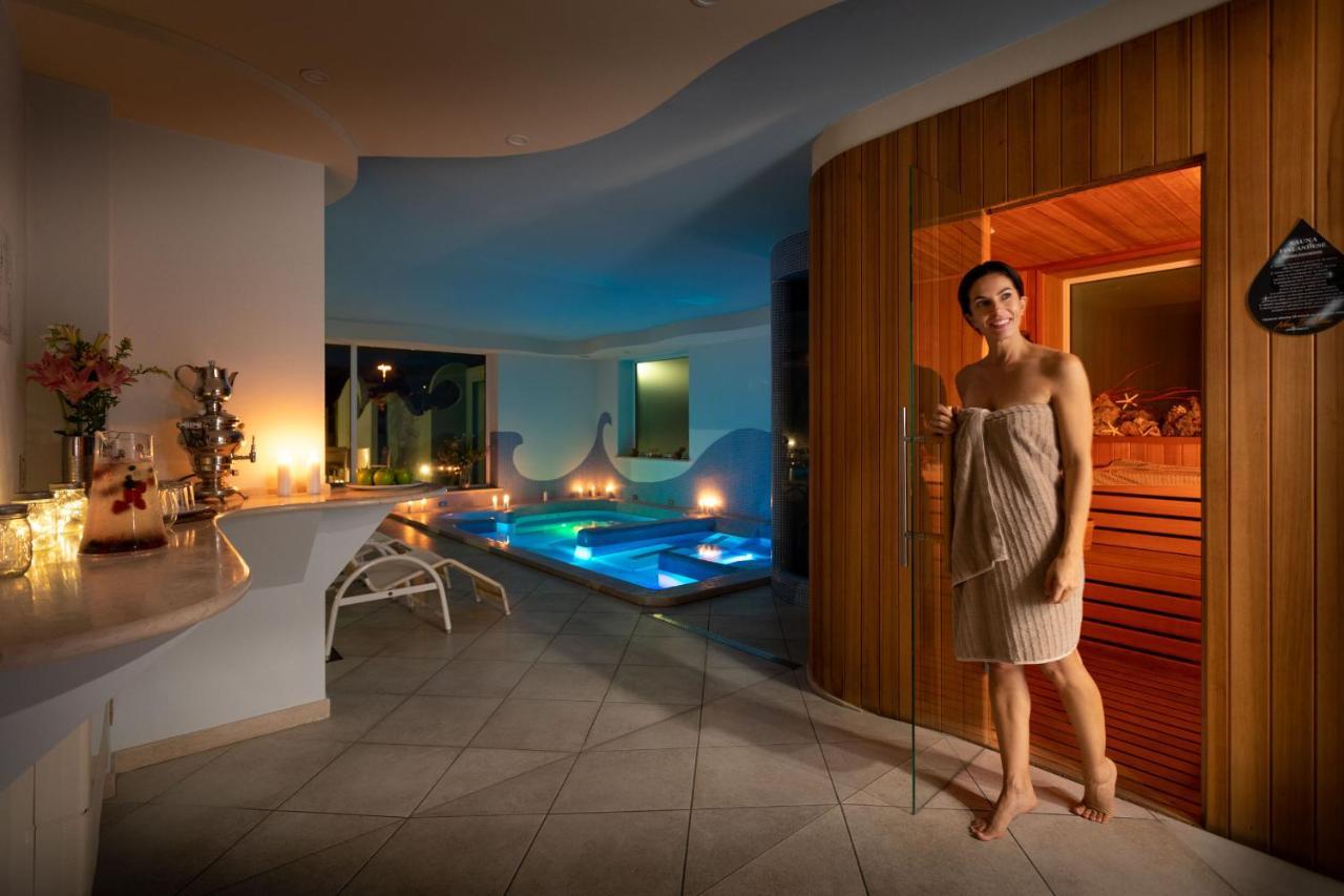 Nero D'Avorio Apartments リミニ エクステリア 写真